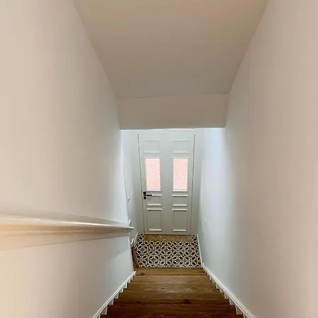 The Bird House * Nazaré